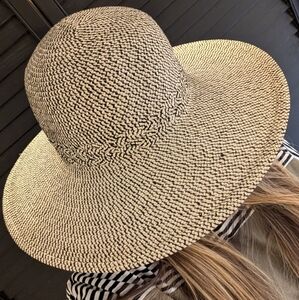 Stylish Black and Tan Wide Brim Hat